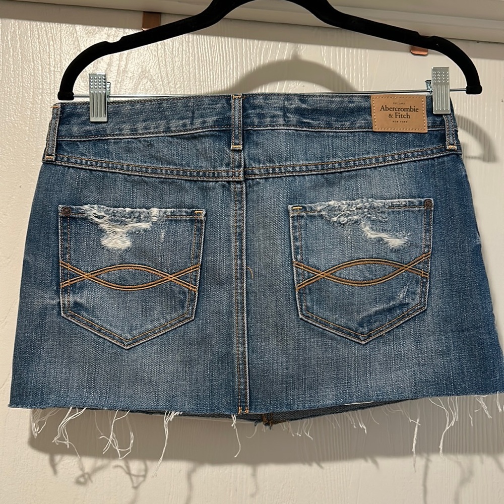 Ladies brand new jean miniskirt by Abercrombie & Fitch